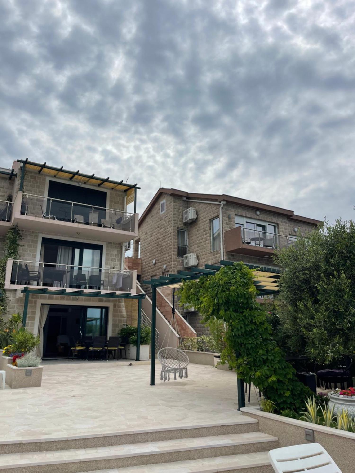 Apartmani Mia Tivat Bagian luar foto