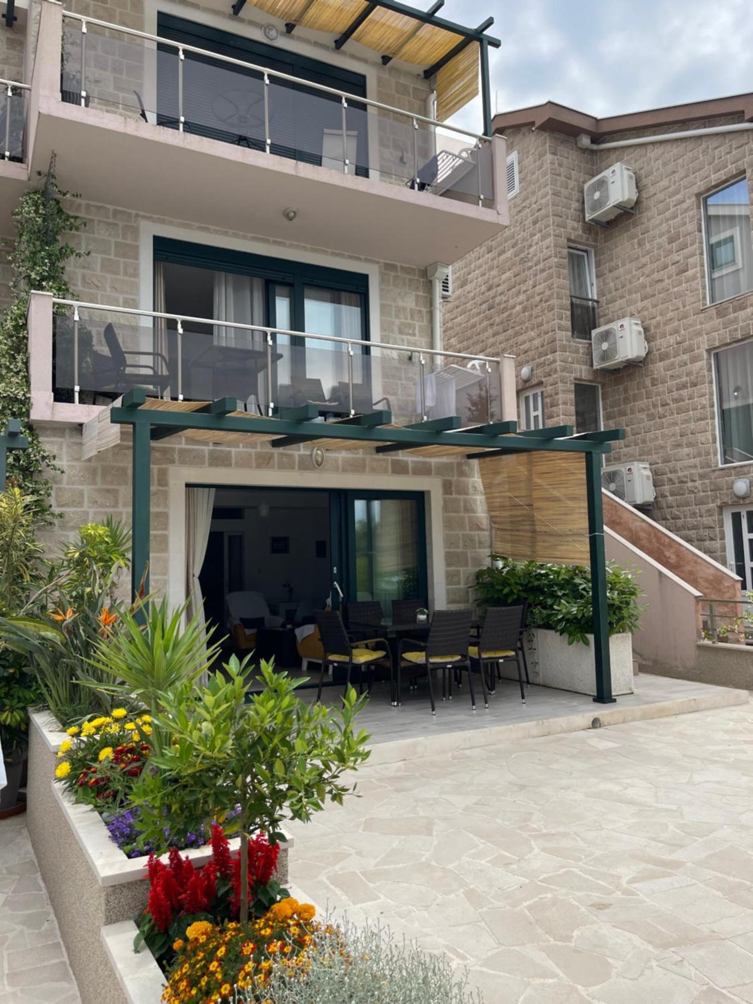 Apartmani Mia Tivat Bagian luar foto