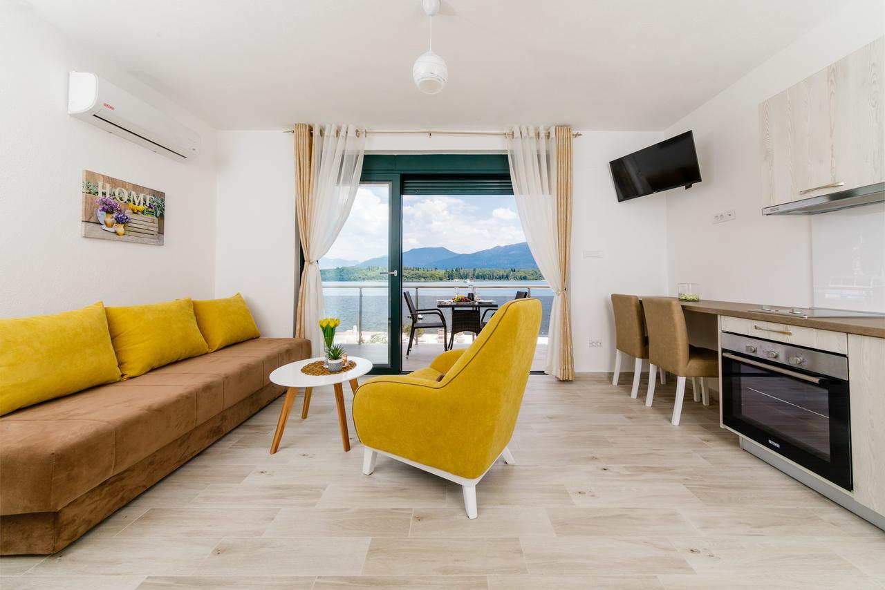 Apartmani Mia Tivat Bagian luar foto