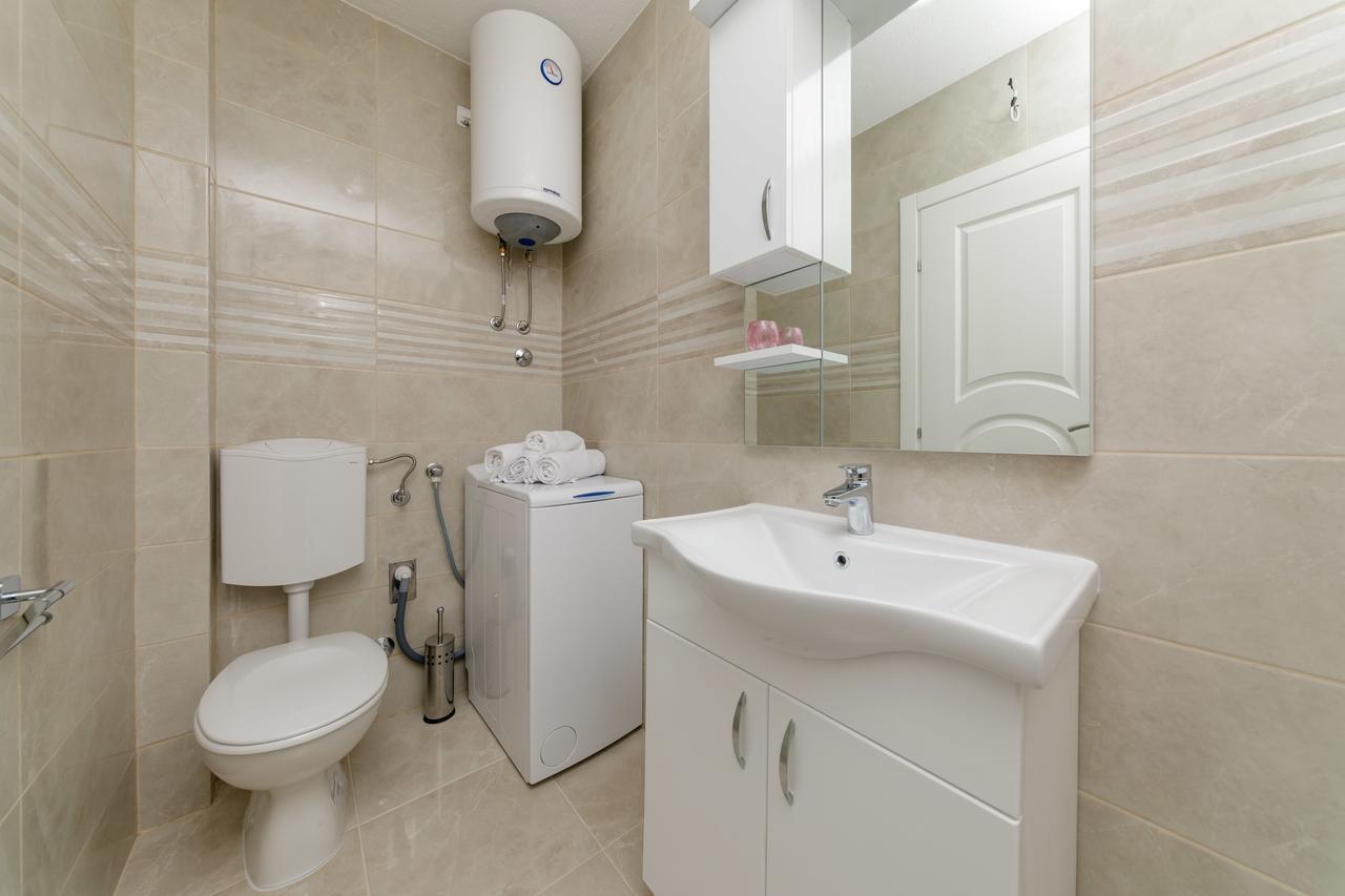 Apartmani Mia Tivat Bagian luar foto