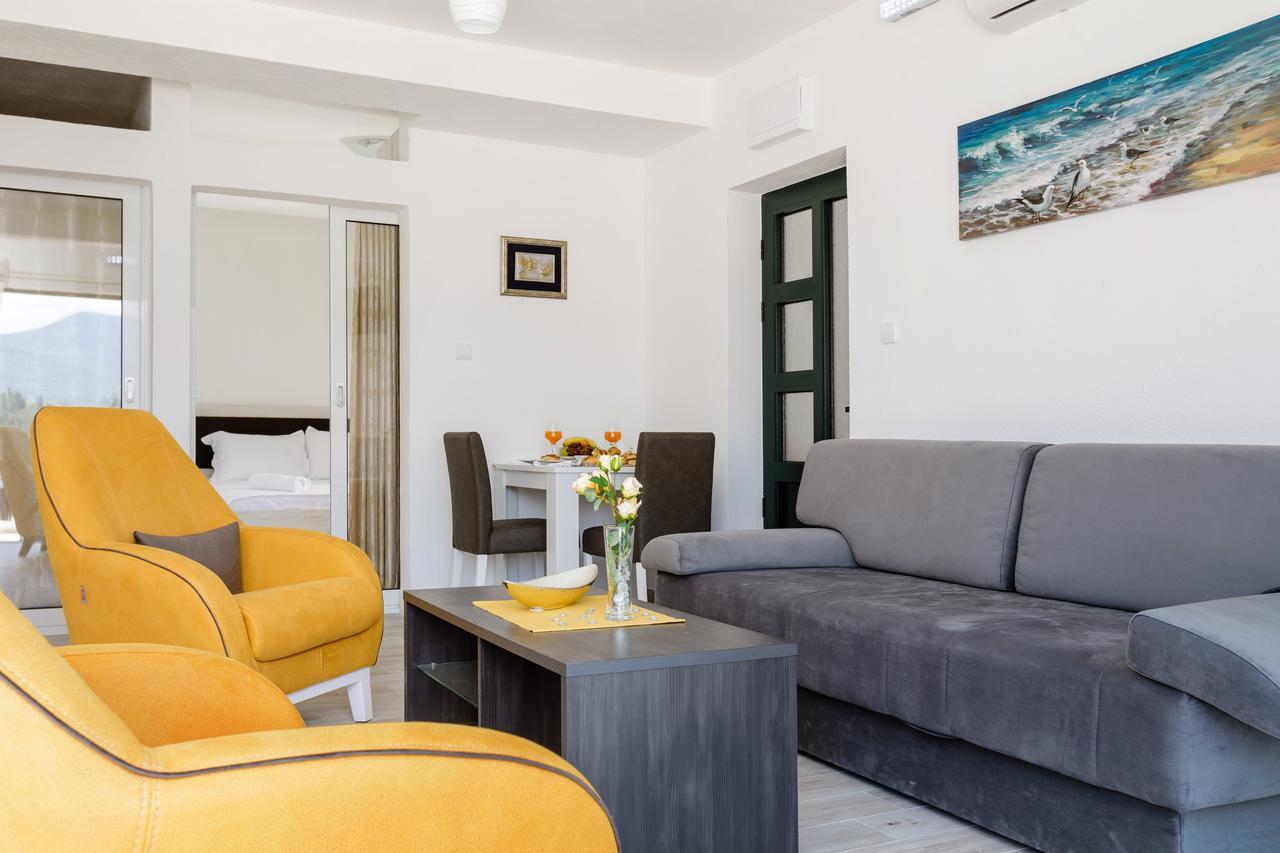 Apartmani Mia Tivat Bagian luar foto
